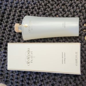 Cle de peau Soothing Essence 5oz